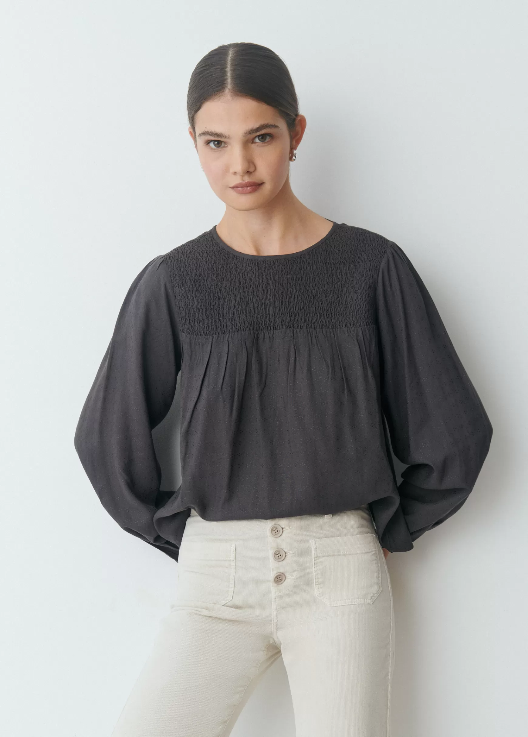 Brownie Blusa com smock no peitilho- Blusas E Camisas