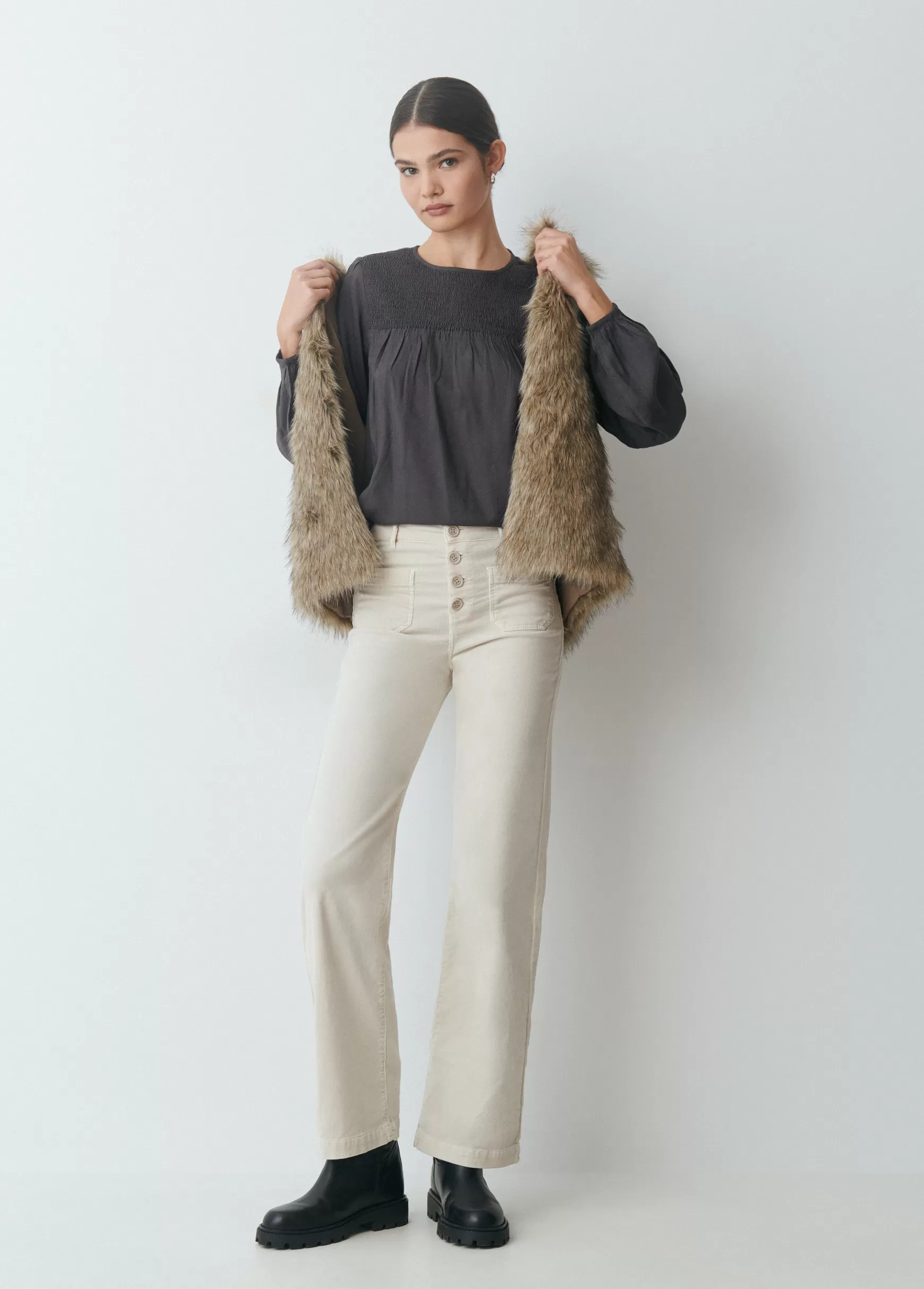 Brownie Blusa com smock no peitilho- Blusas E Camisas