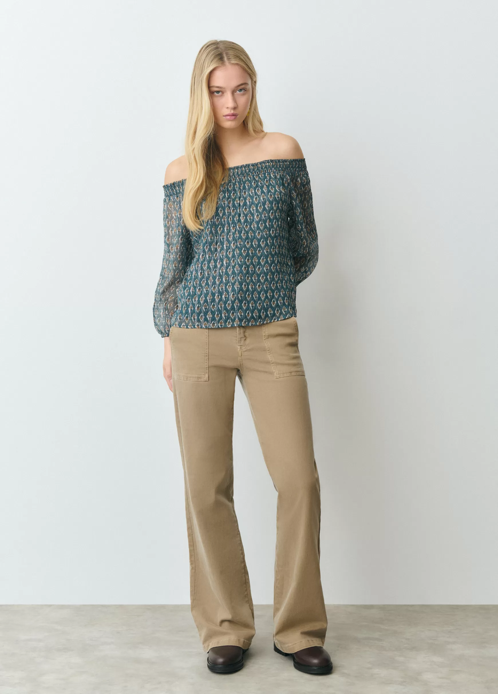 Brownie Blusa offshoulder selo índio brilho- Blusas E Camisas