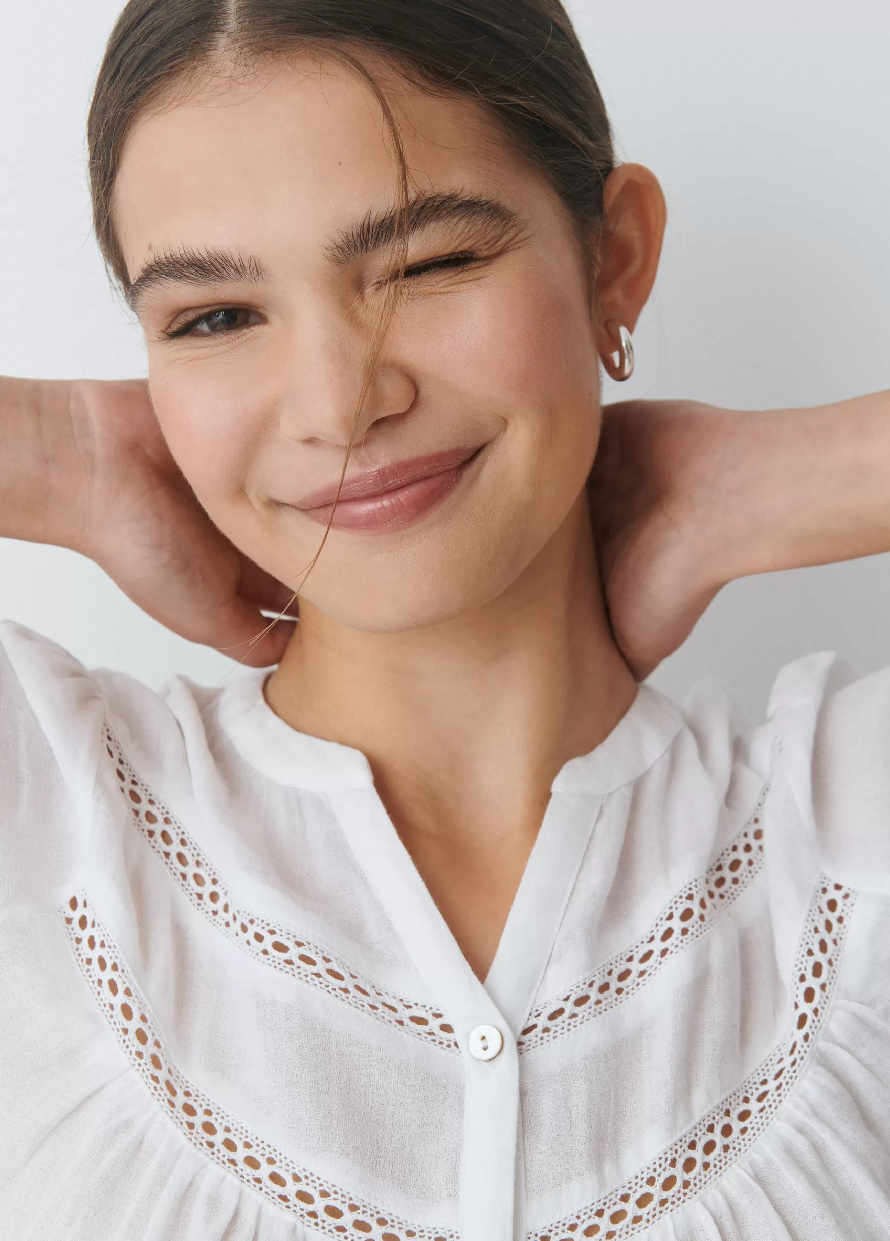 Brownie Blusa romântica detalhe rendilhados- Blusas E Camisas