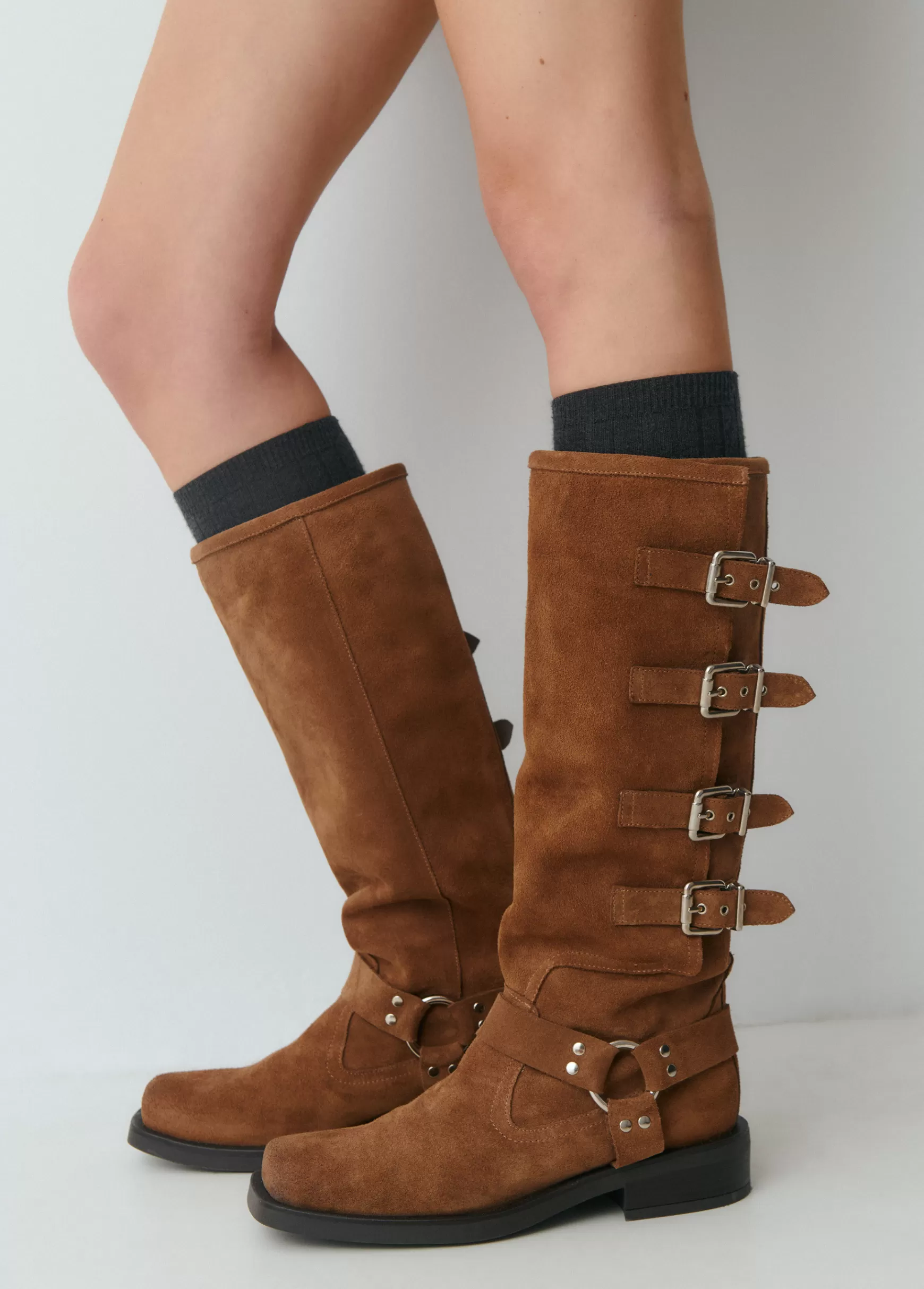 Brownie Bota alta pele fivelas- Sapatos