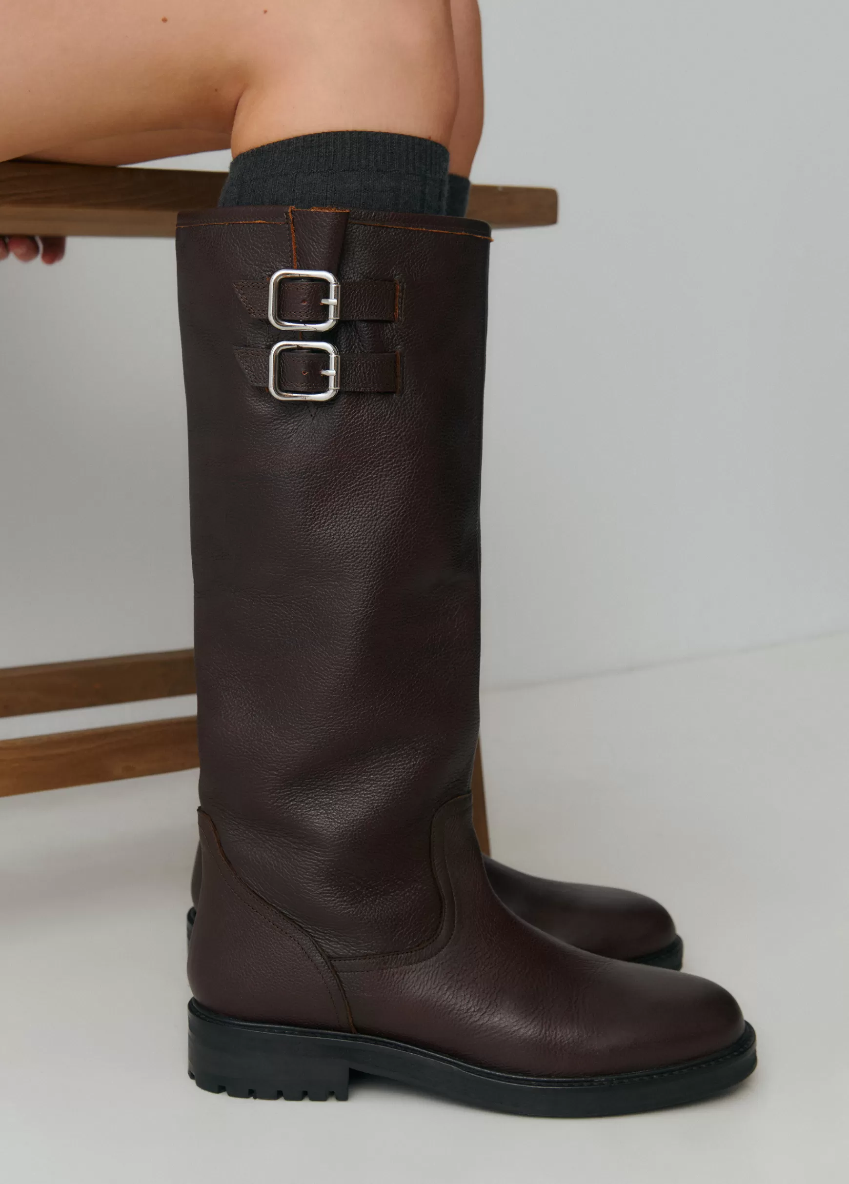 Brownie Bota alta pele fivelas- Sapatos