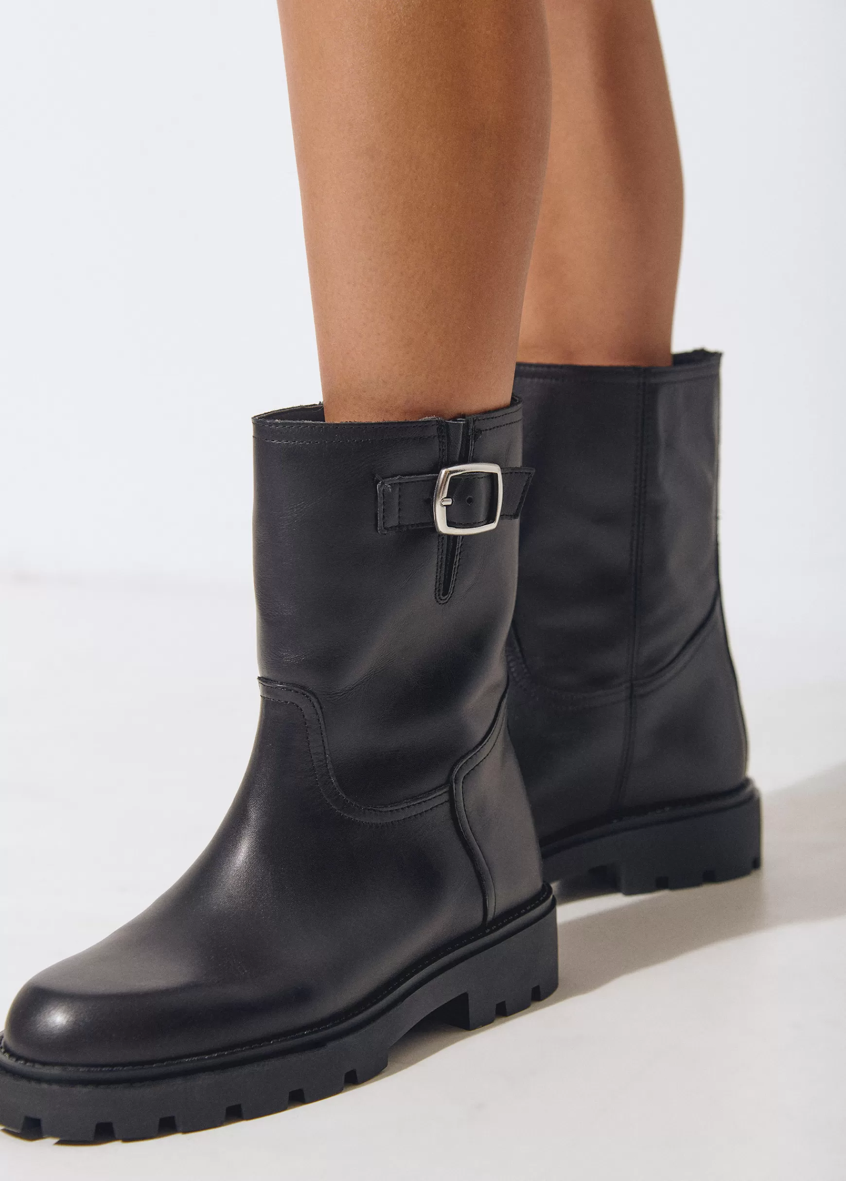 Brownie Botim pele biker fivela- Sapatos