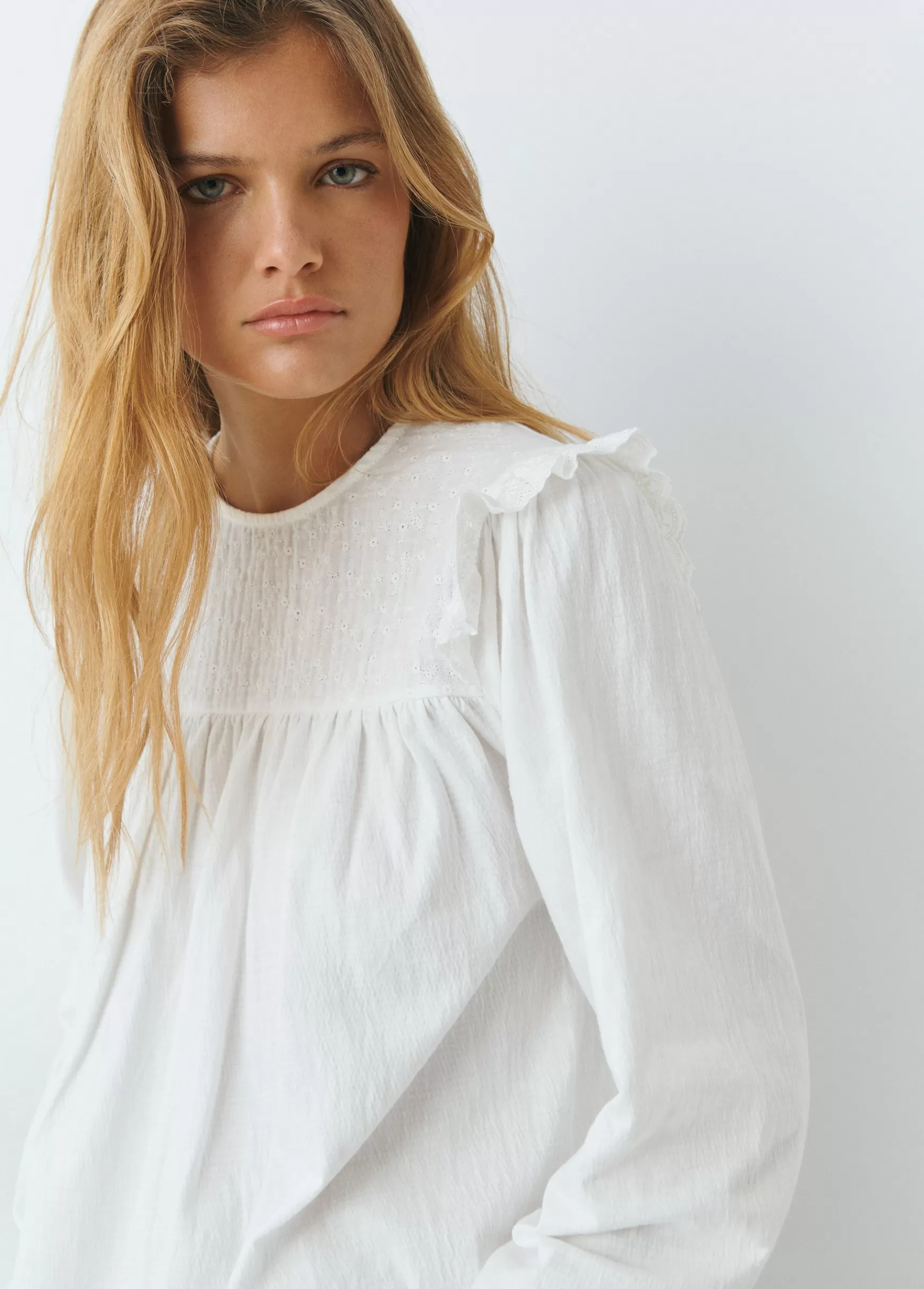 Brownie Camiseta estilo blusa com babado- Blusas E Camisas | T-shirts E Tops Alças