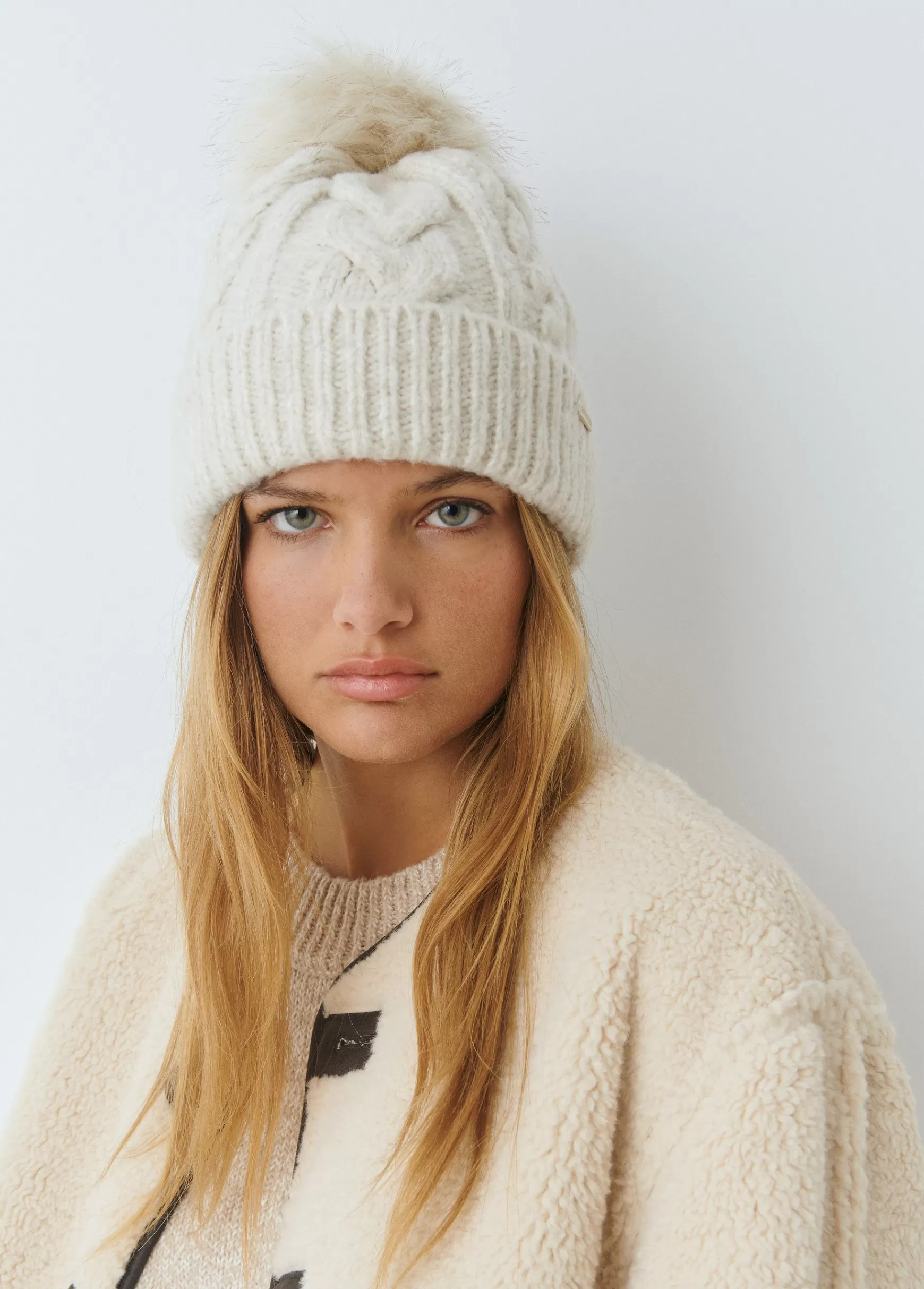Brownie Gorro trança bola pelo- Bonés E Gorros