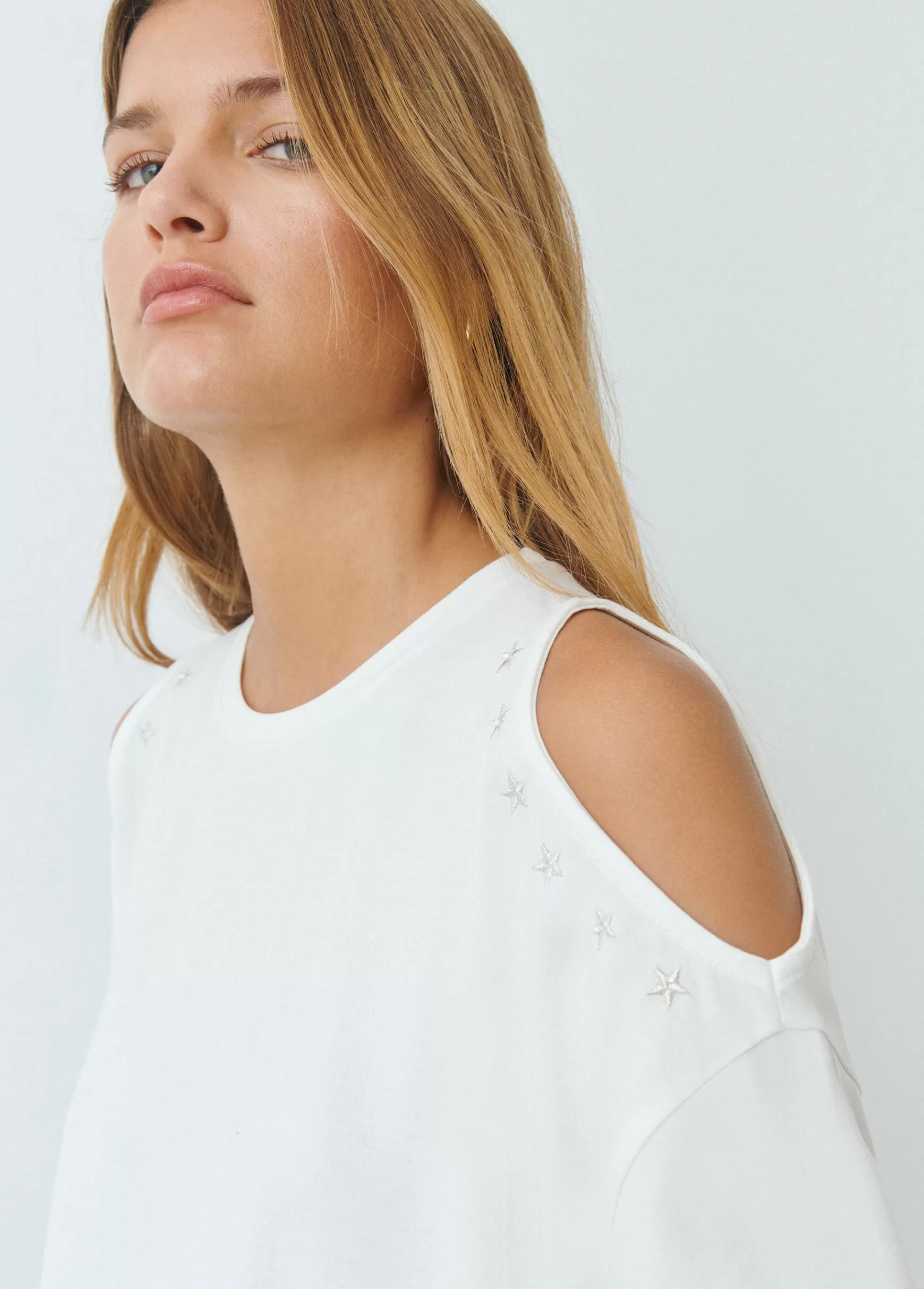 Brownie T-shirt cut-out bordado estrelas- T-shirts E Tops Alças