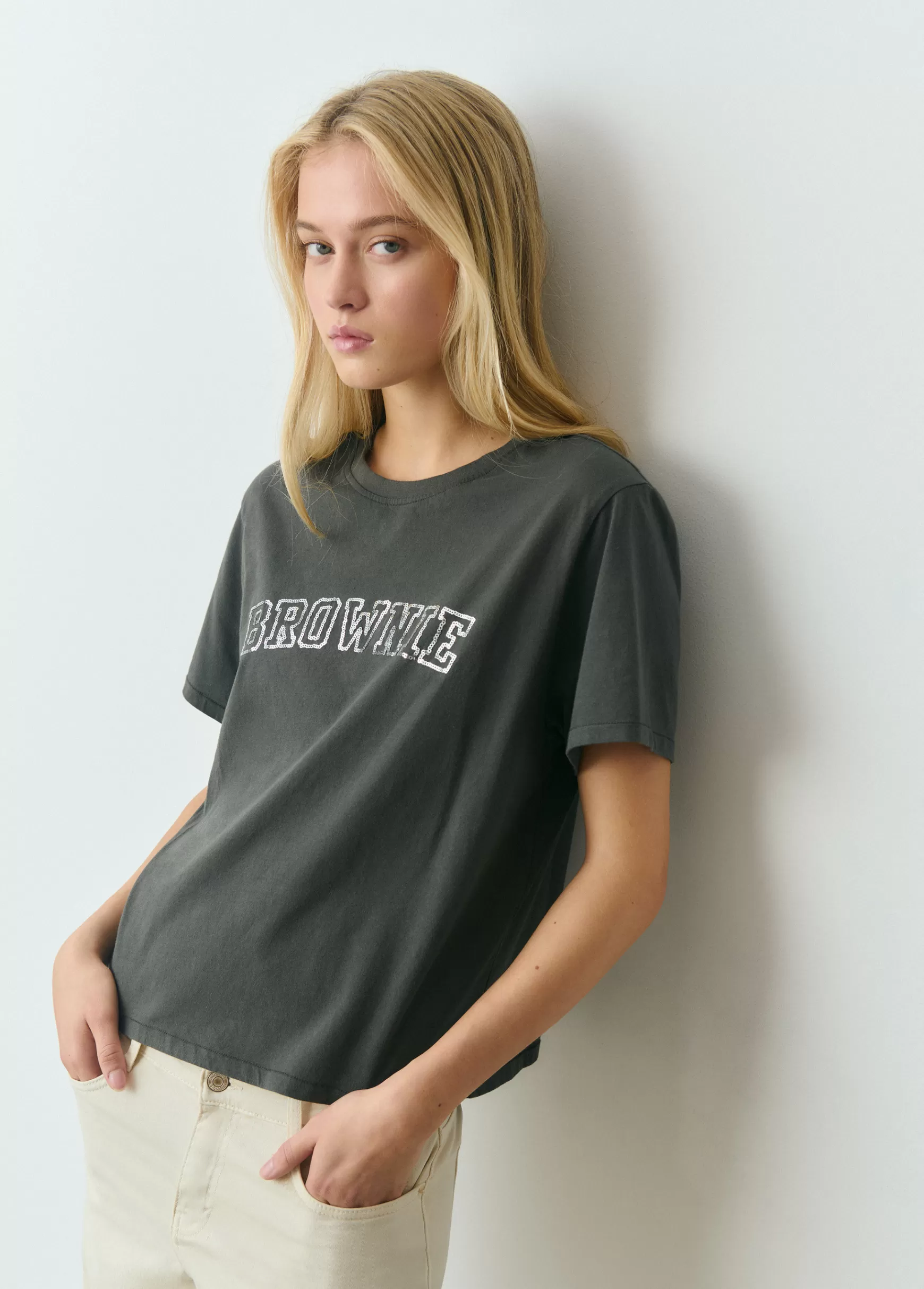 Brownie T-shirt manga curta texto bordado lantejoulas- T-shirts E Tops Alças