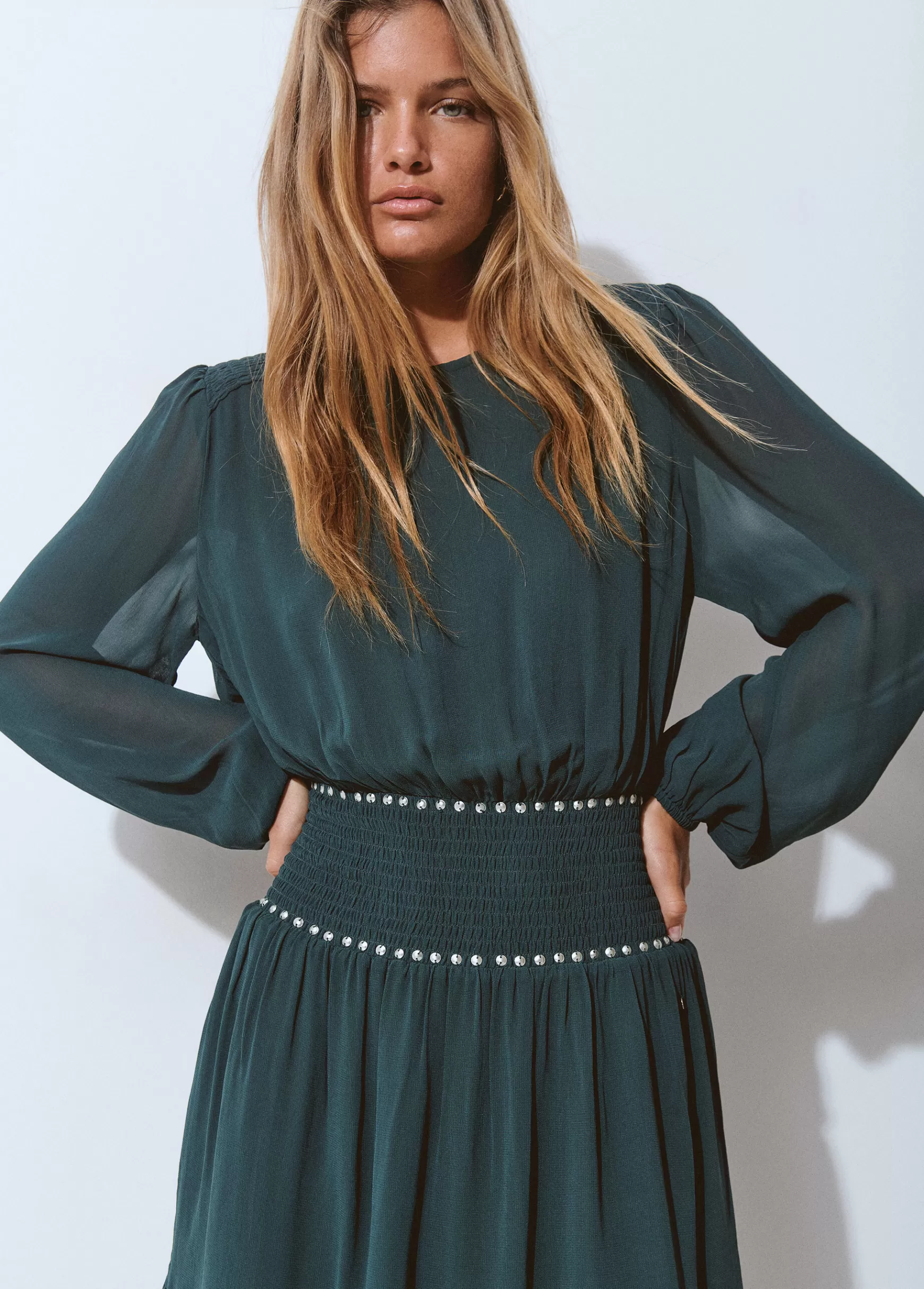Brownie Vestido elástico cintura detalhe tachas- Vestidos Y Macacões | Total Look